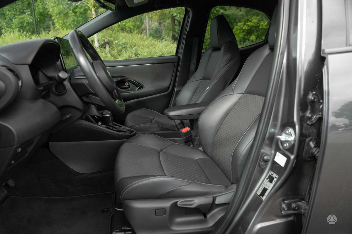 Toyota Yaris - 10