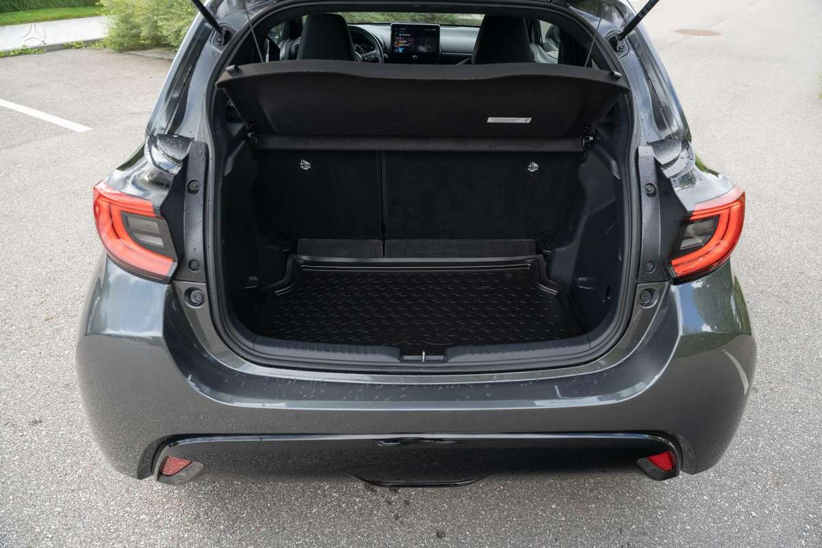Toyota Yaris - 12