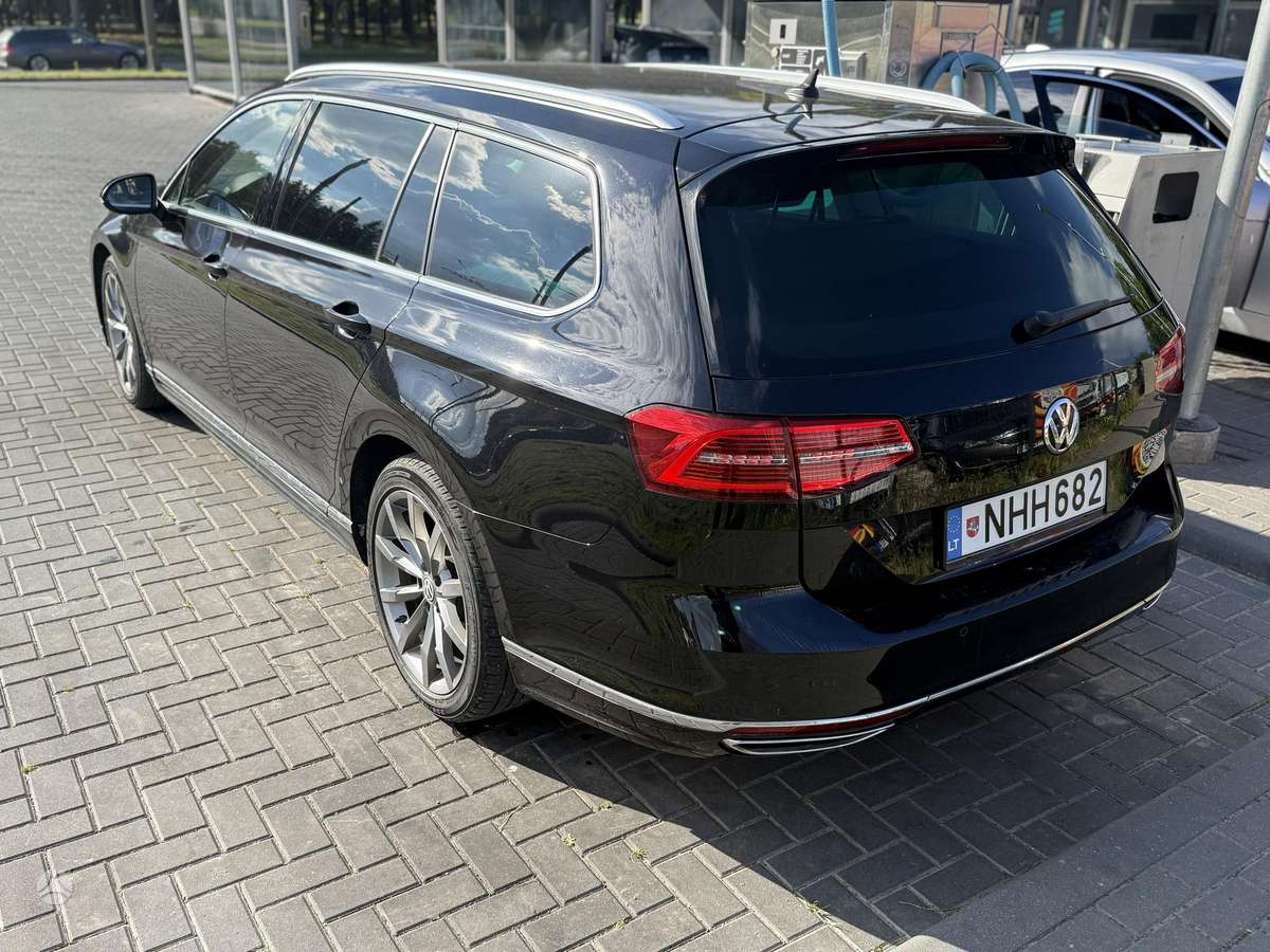 Volkswagen Passat - 4
