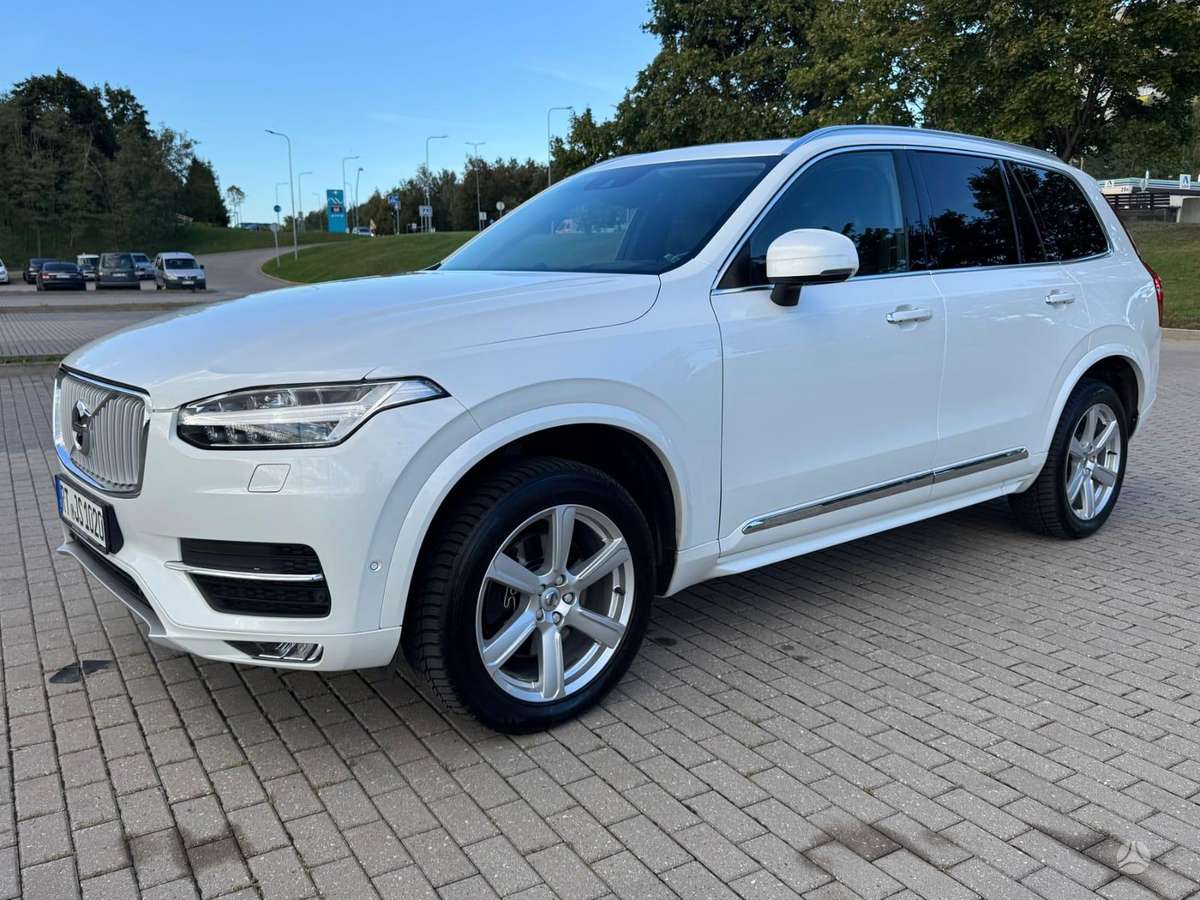 Volvo XC90 - 1