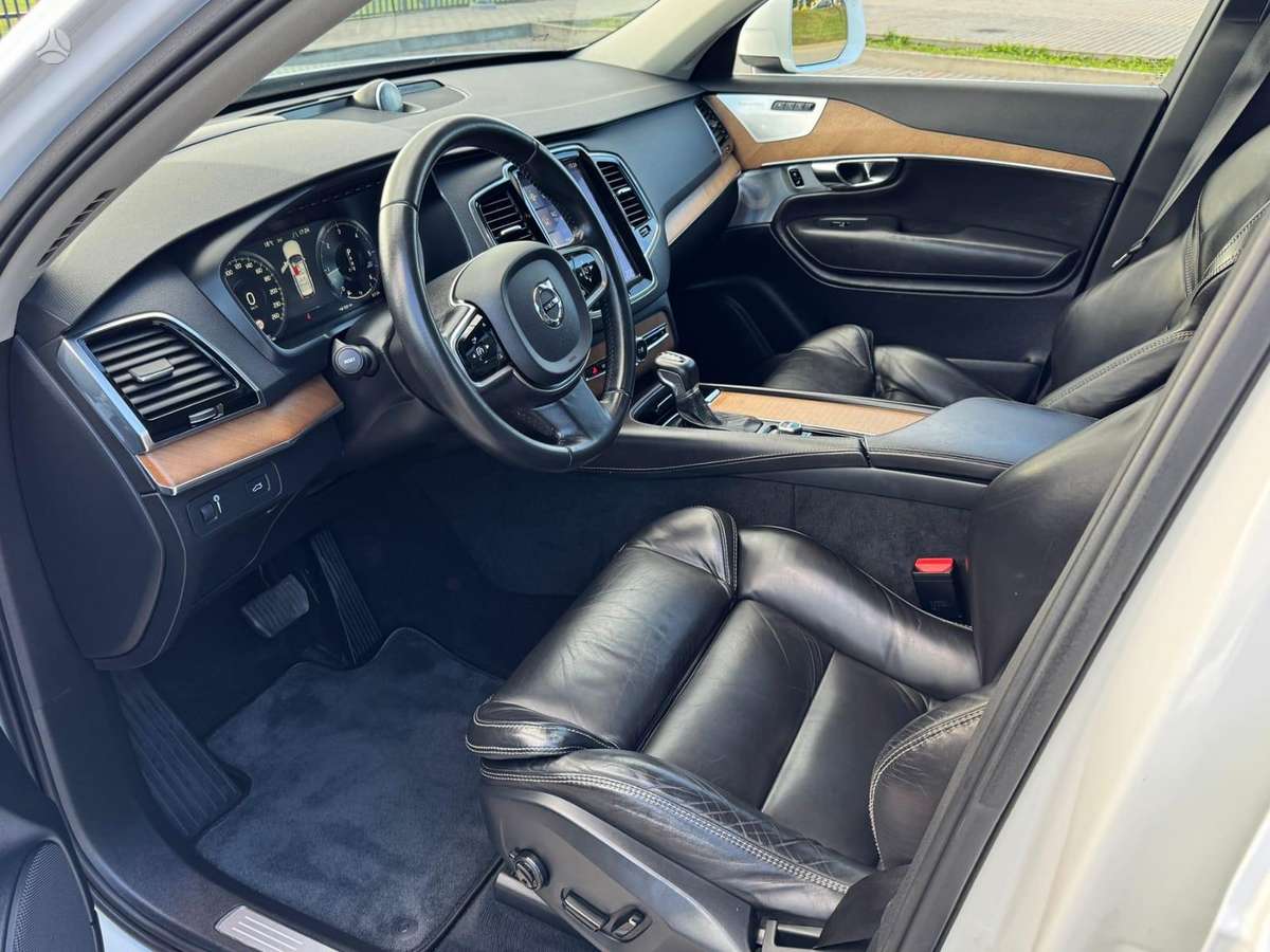 Volvo XC90 - 7