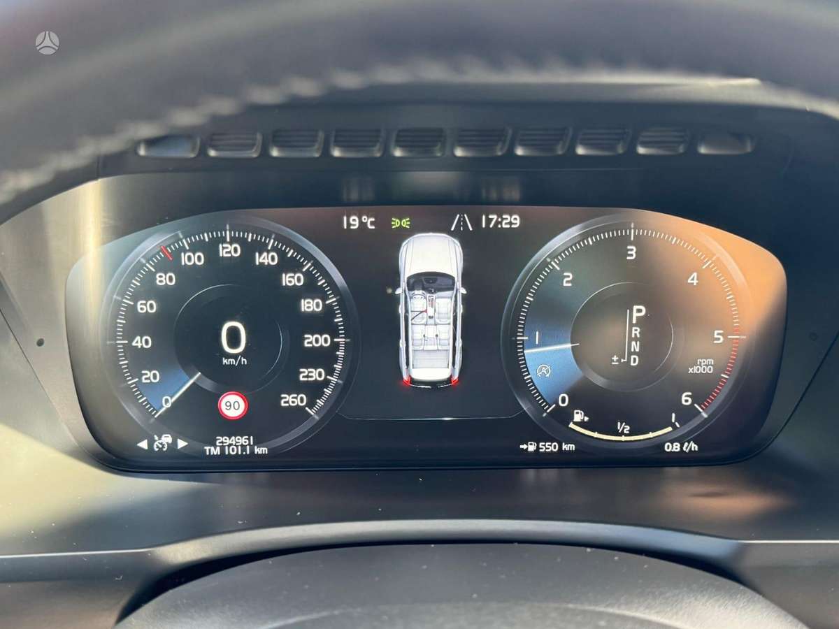 Volvo XC90 - 12