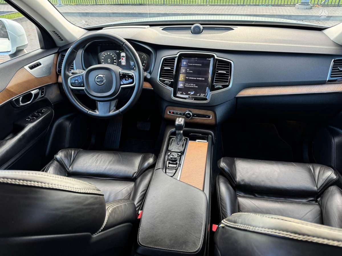 Volvo XC90 - 9