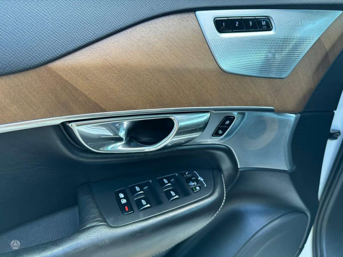 Volvo XC90 - 10