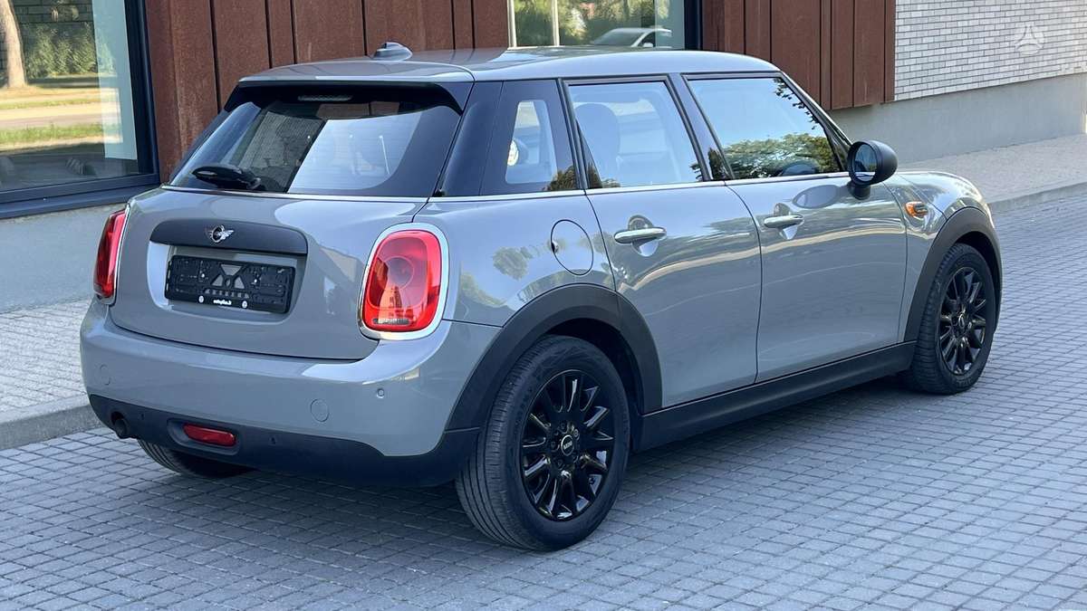 Mini Cooper, 1.5 l., hatchback