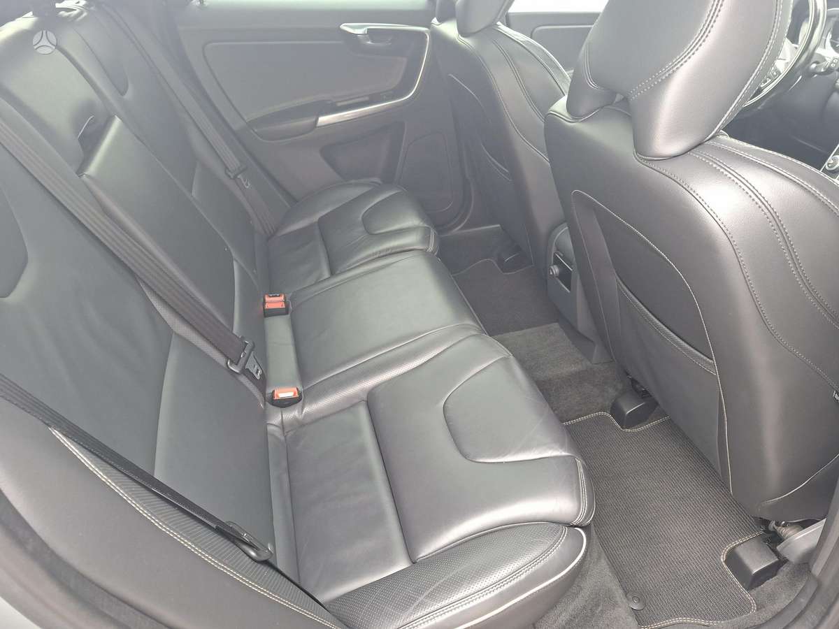 Volvo XC60 - 11