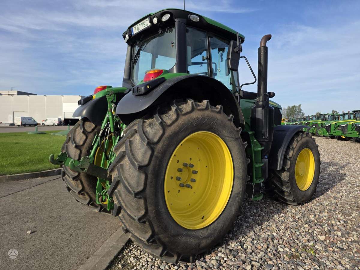 John Deere 6175M, tractors
