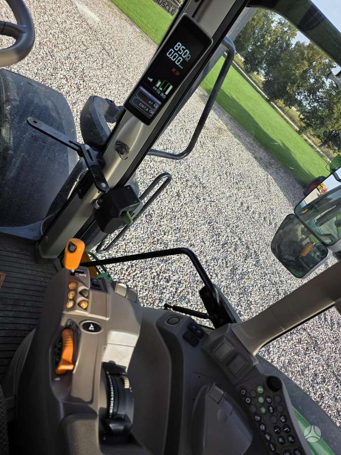 John Deere 6175M, tractors