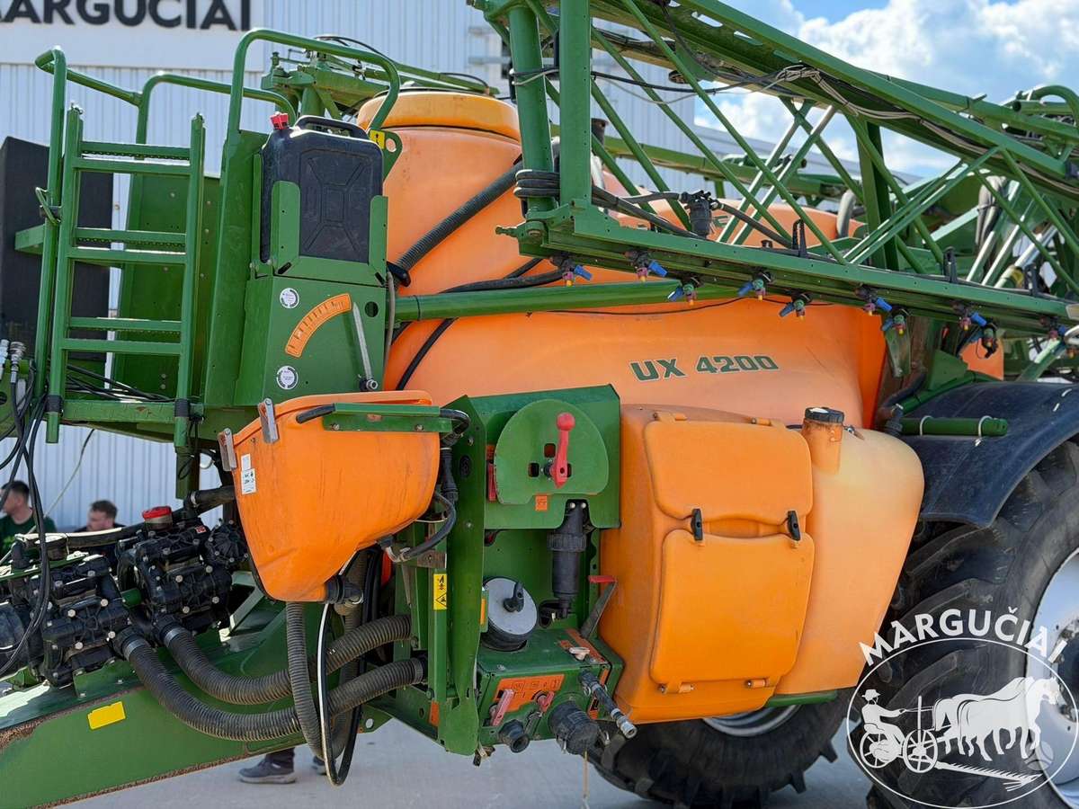 Amazone UX 4200, 4200 ltr, 24 m, sprayers