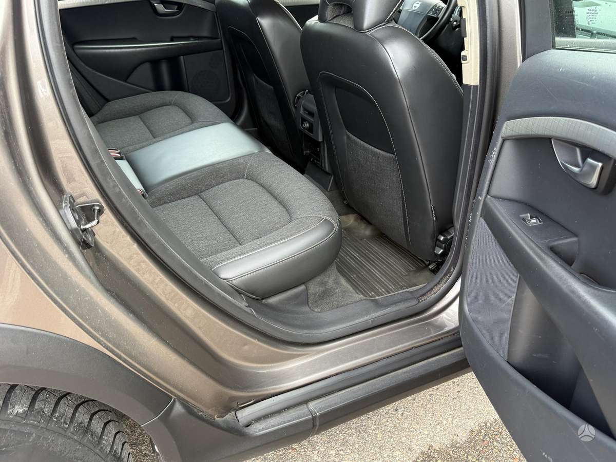 Volvo XC70, 2.4 l., Универсал