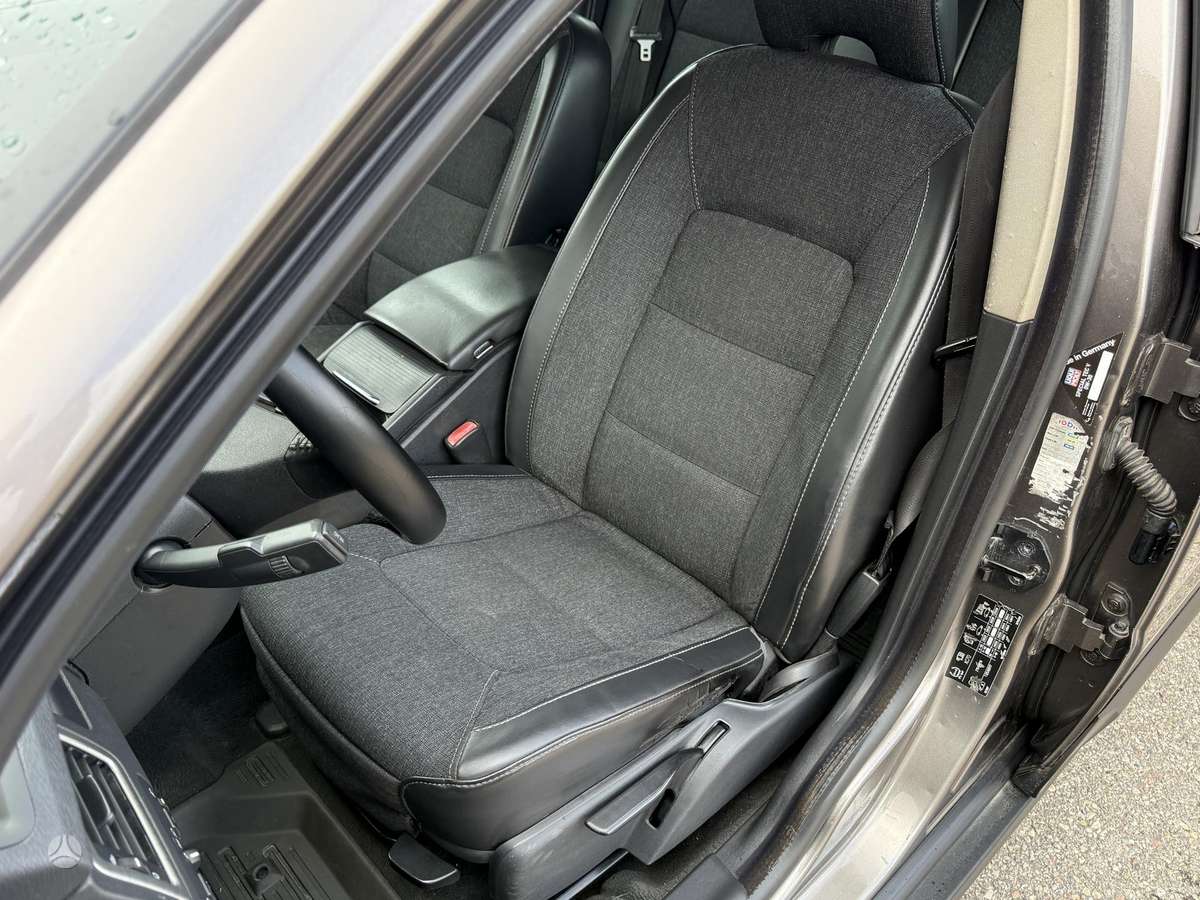Volvo XC70 - 11