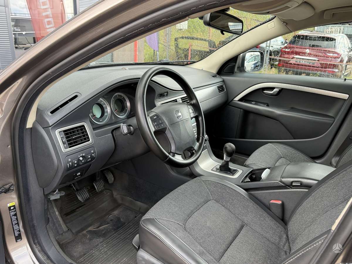 Volvo XC70 - 10