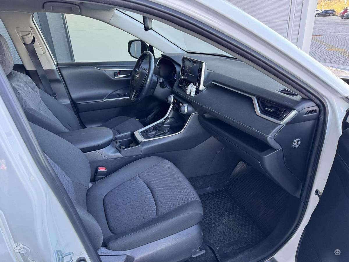 Toyota RAV4 - 9