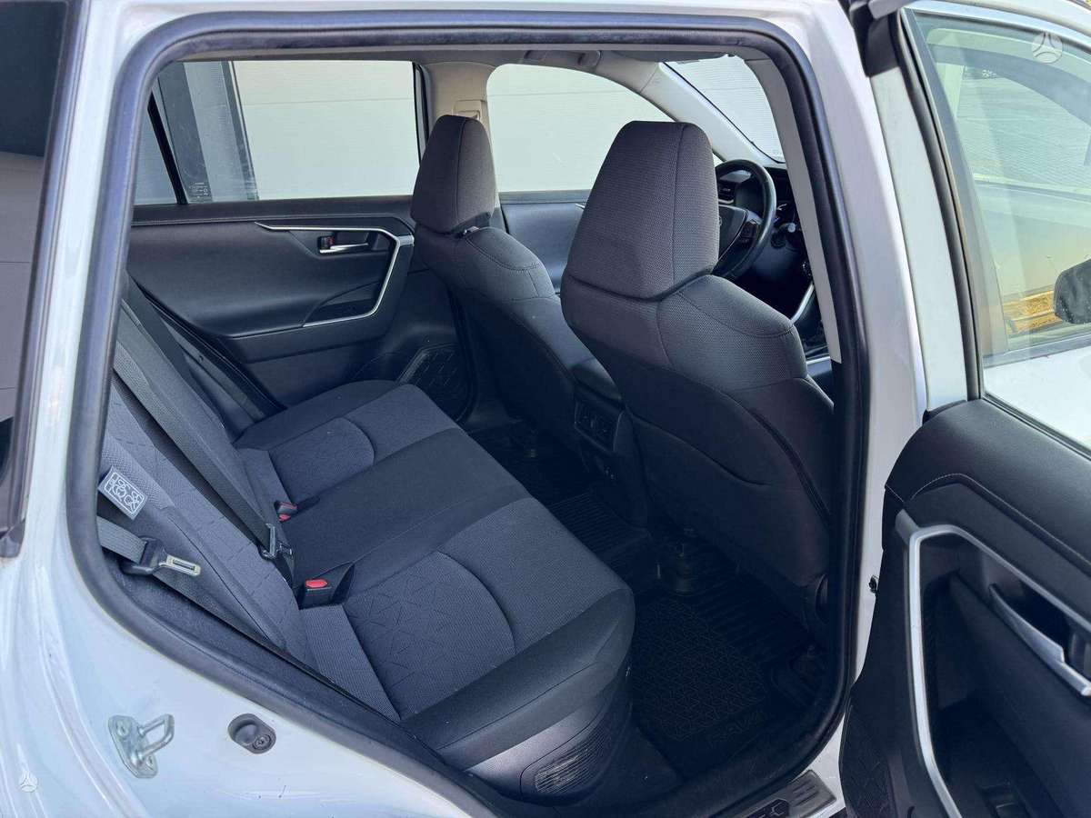 Toyota RAV4 - 10