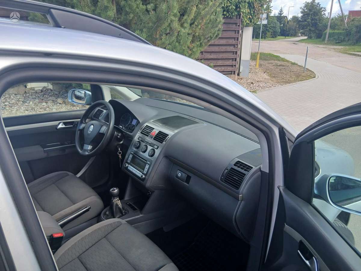 Volkswagen Touran - 6
