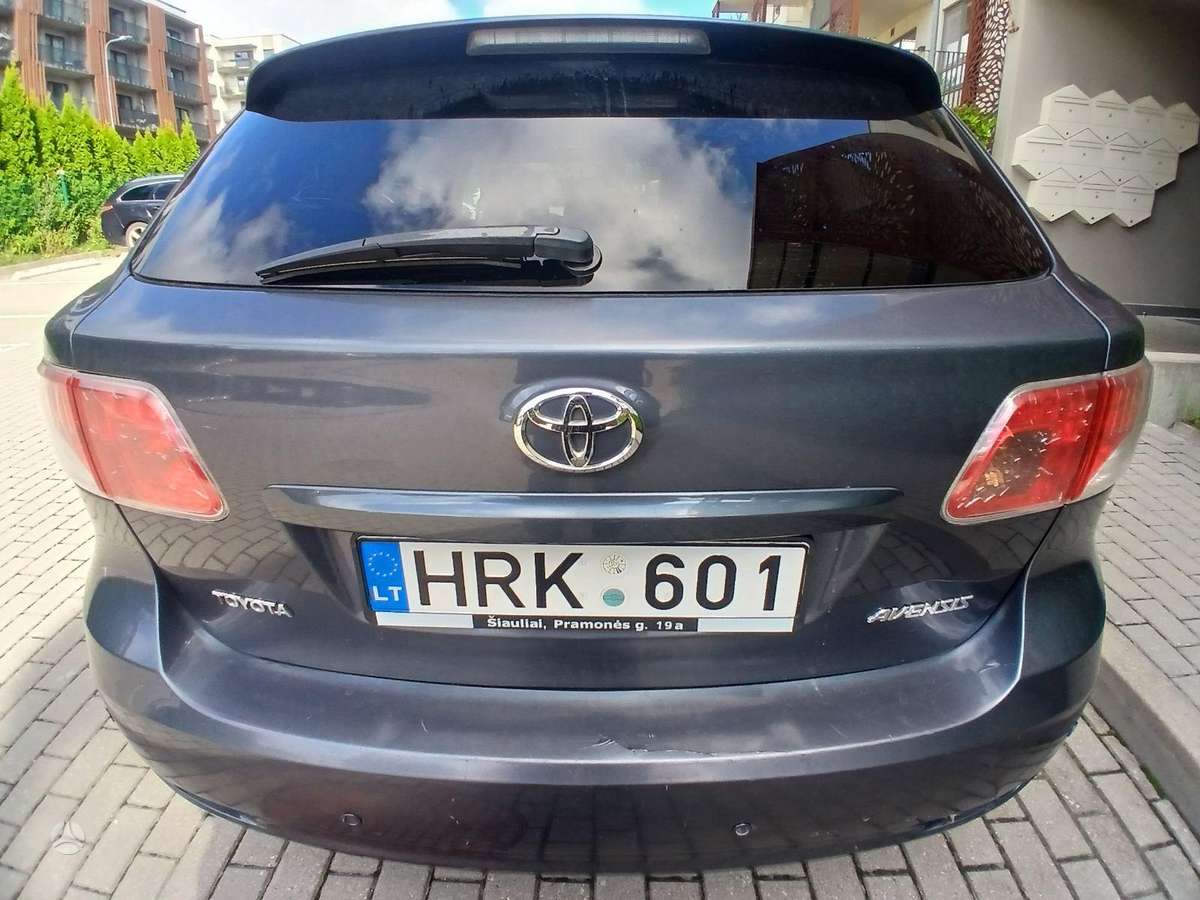 Toyota Avensis - 4