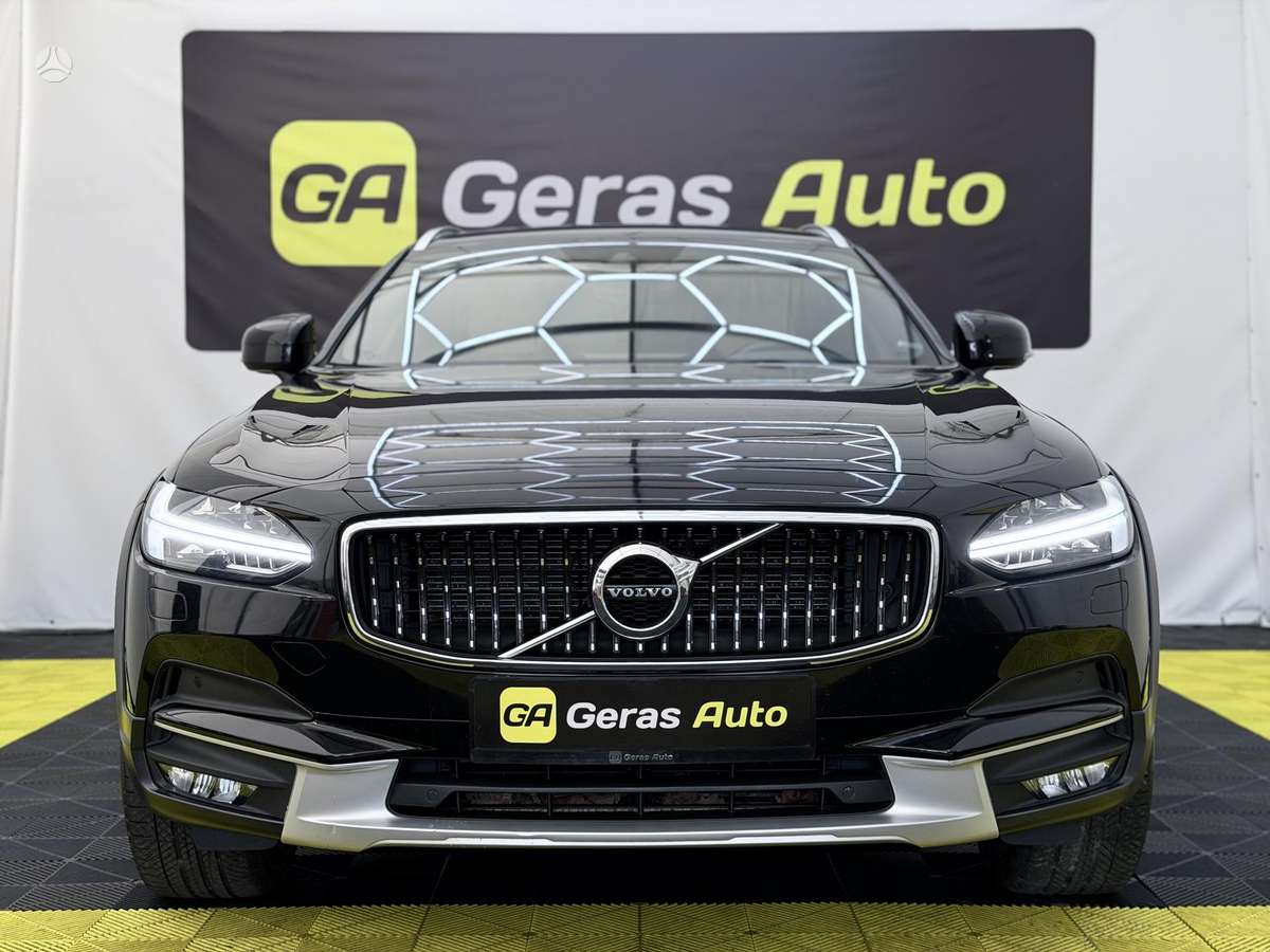 Volvo V90 Cross Country - 2