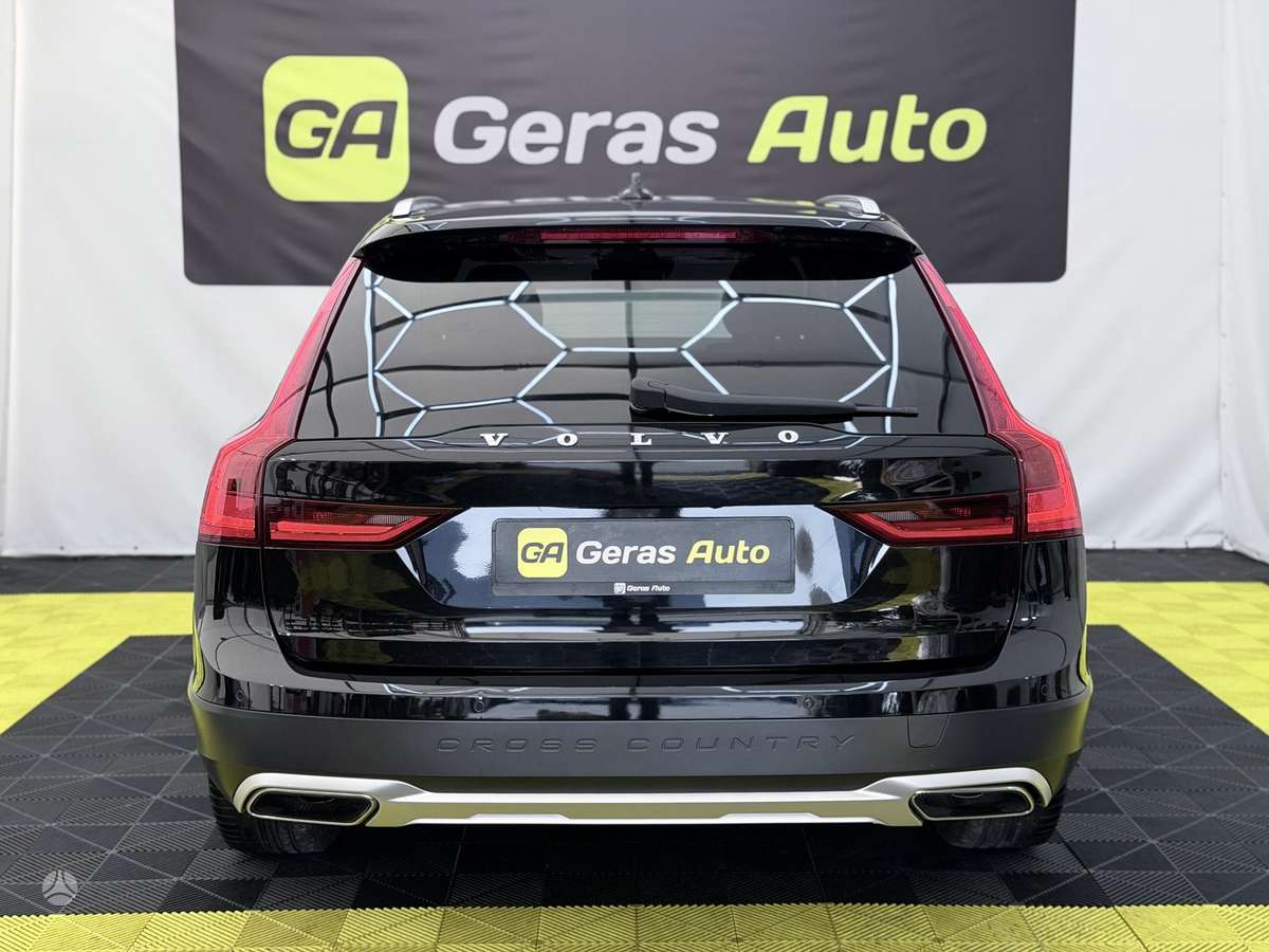 Volvo V90 Cross Country - 5