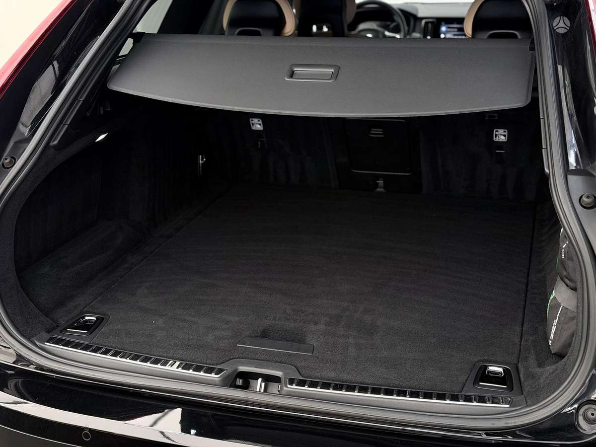 Volvo V90 Cross Country - 12