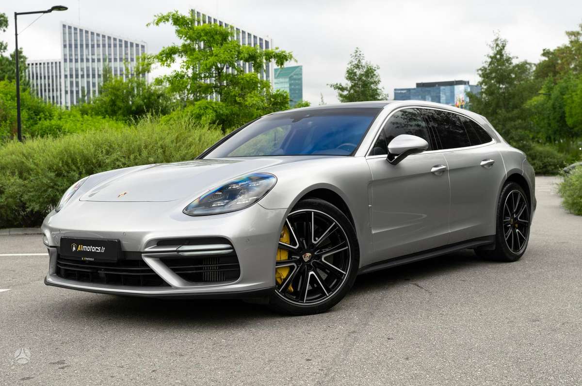 Porsche Panamera - 1
