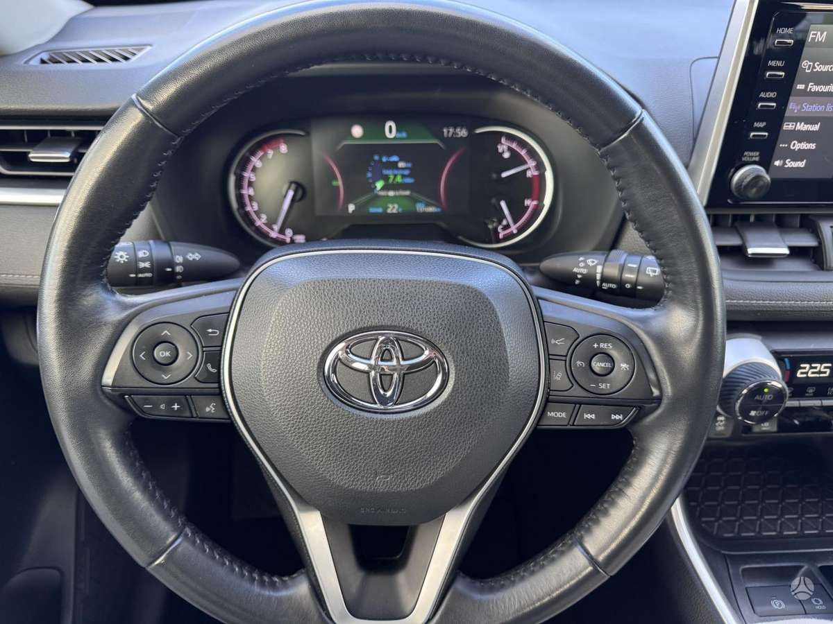 Toyota RAV4 - 10