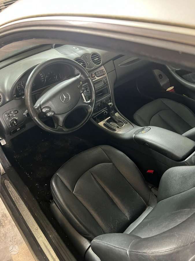 Mercedes-Benz CLK270 dalimis