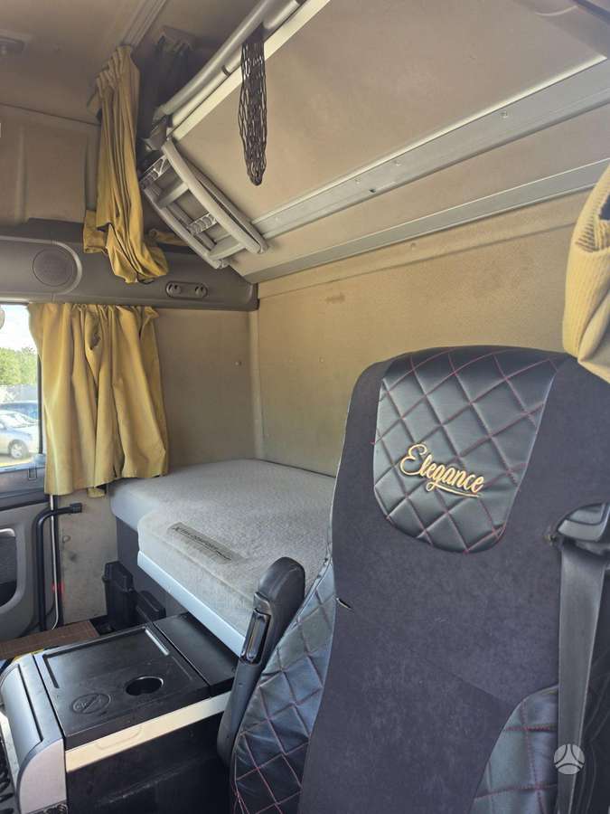 DAF XF 105 460T, double sleeper