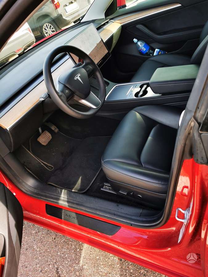 Tesla Model 3 - 12