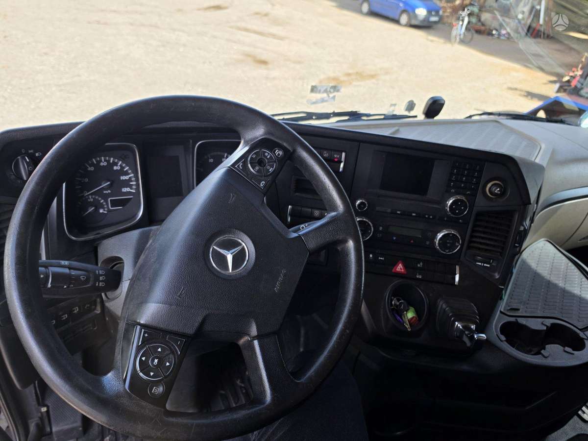 Mercedes-Benz Actros 1843, platformos