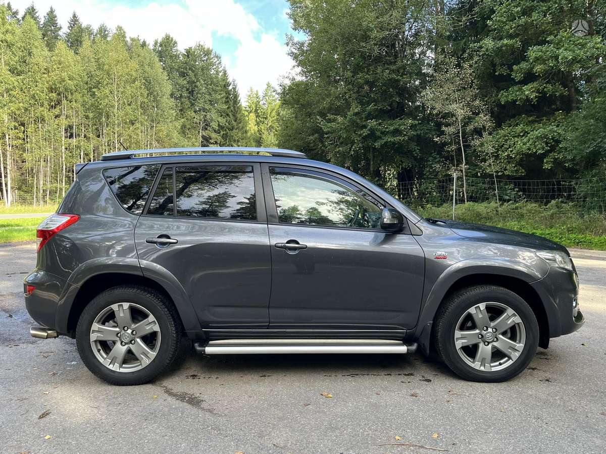 Toyota RAV4 - 4