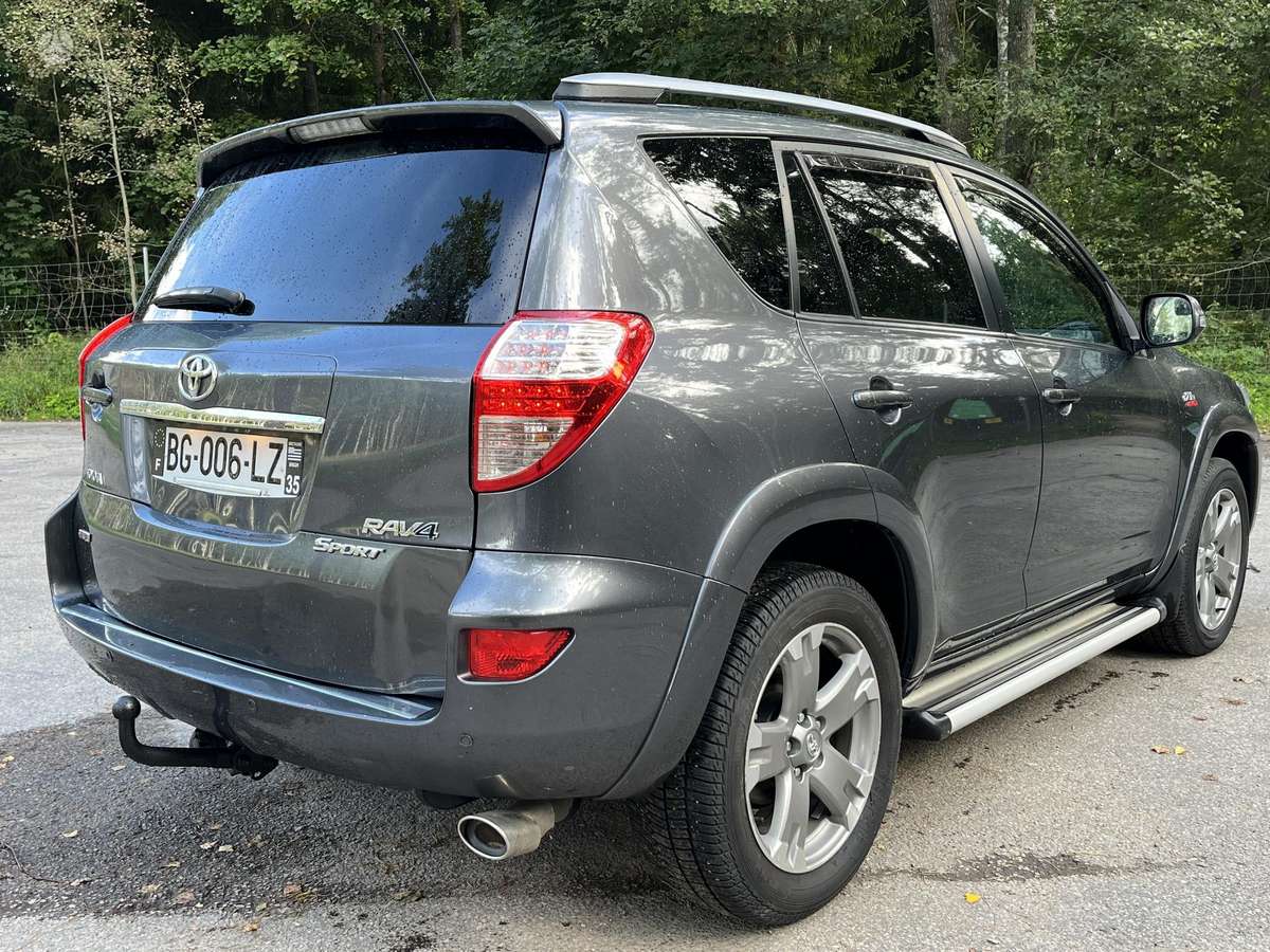 Toyota RAV4 - 7