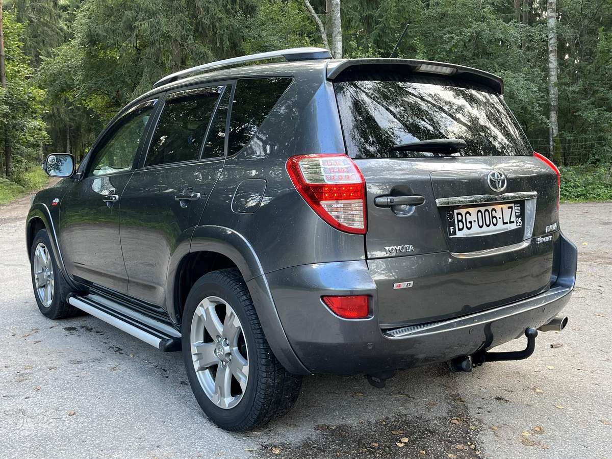 Toyota RAV4 - 9