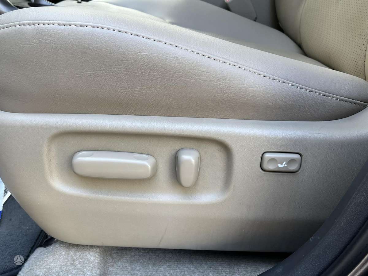 Toyota RAV4 - 11