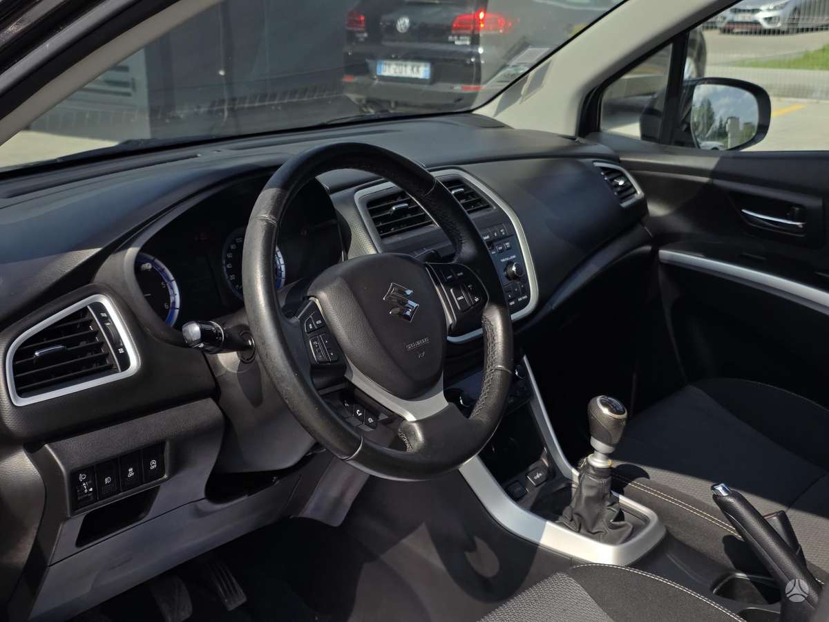Suzuki SX4 S-Cross - 12