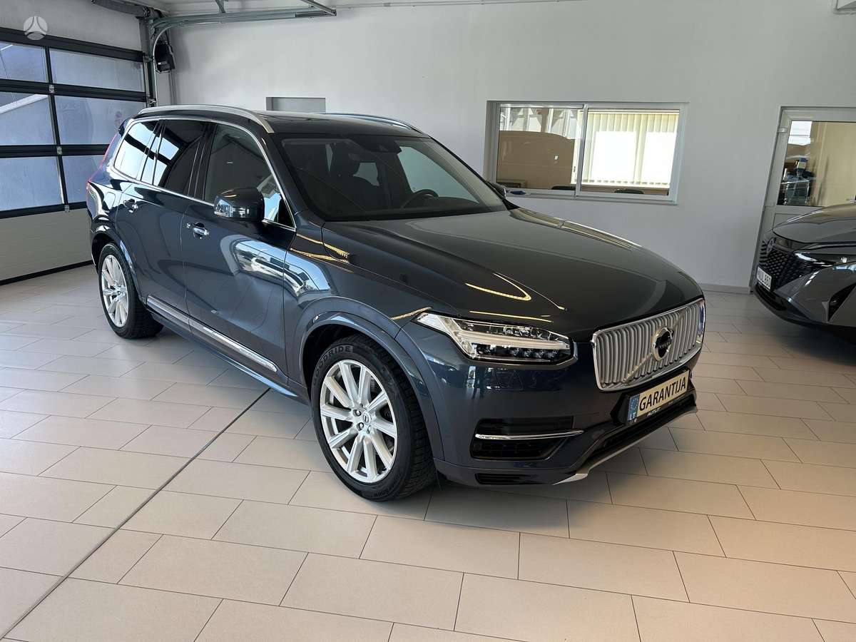 Volvo XC90 - 1