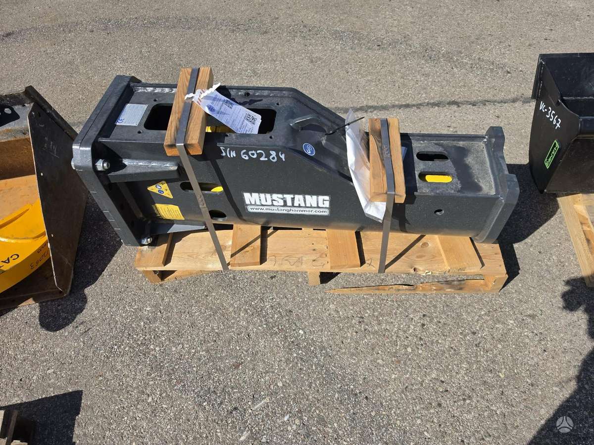 -Kita- Mustang HM550, hydraulic hammers