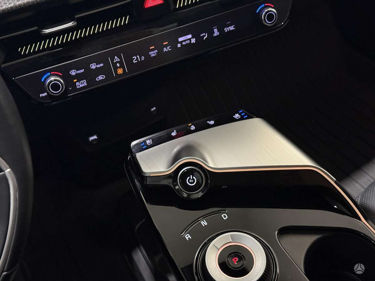 Kia EV6, 77 kWh, off-road / crossover