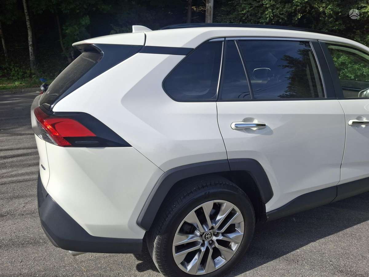 Toyota RAV4 - 7