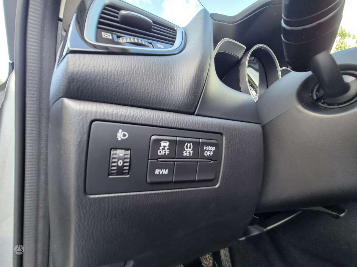 Mazda 3, 2.2 l., Хэтчбек