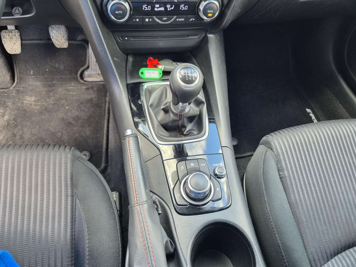 Mazda 3, 2.2 l., Хэтчбек