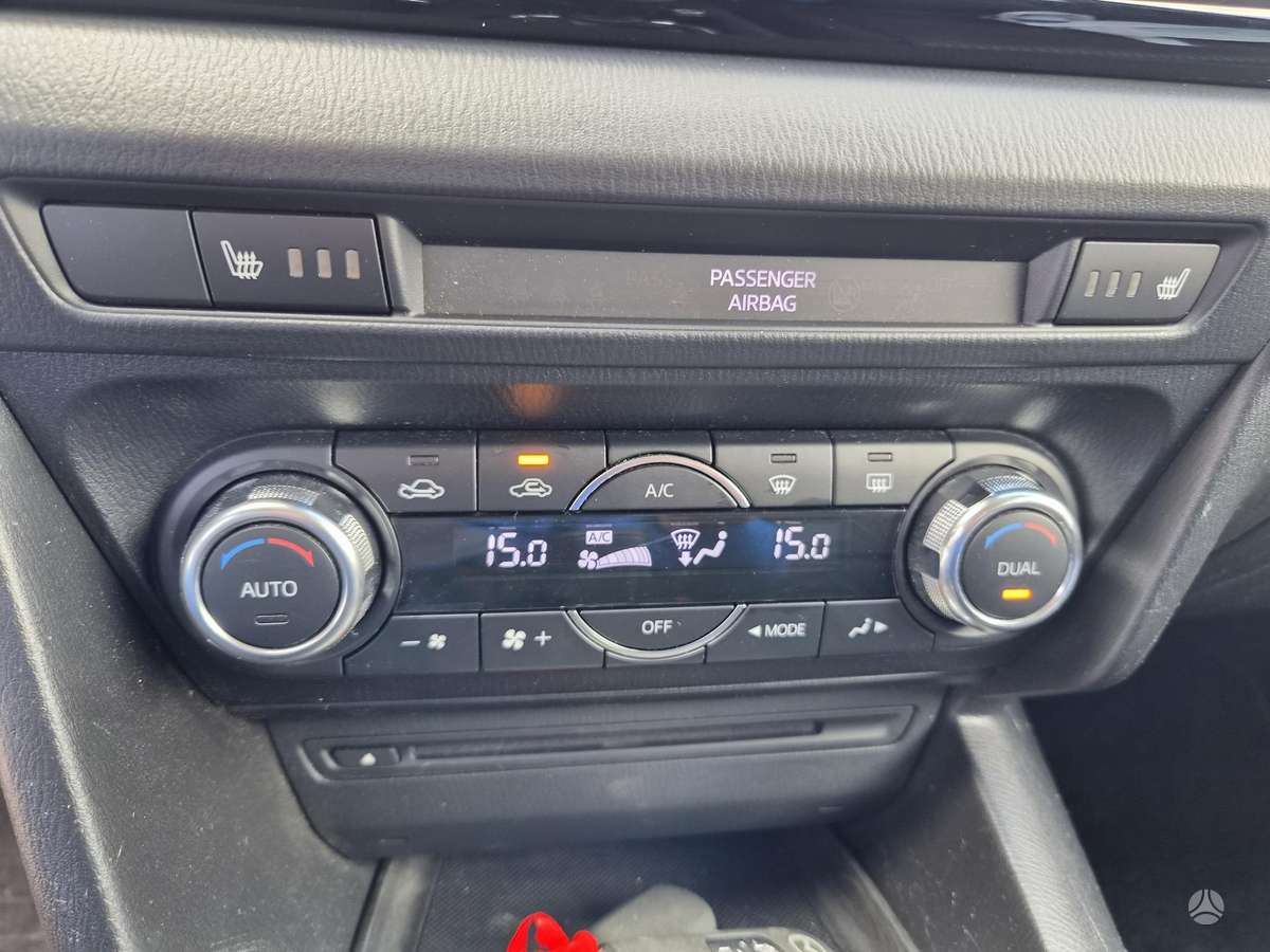 Mazda 3, 2.2 l., Хэтчбек