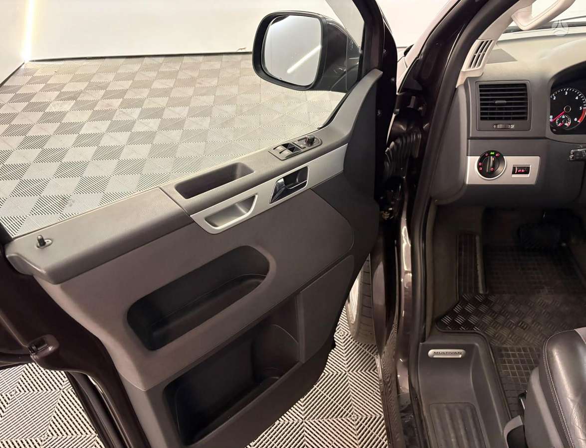 Volkswagen Multivan, 2.0 l., mpv / minivan