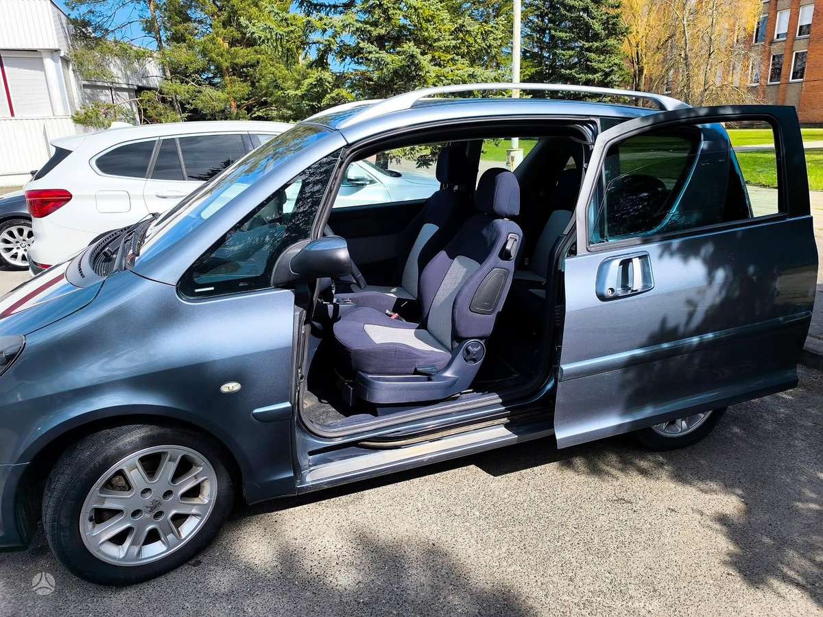 Peugeot 1007 - 4