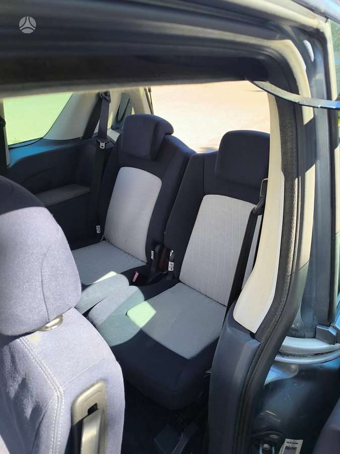 Peugeot 1007 - 9