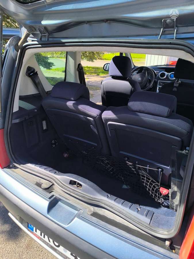 Peugeot 1007 - 10