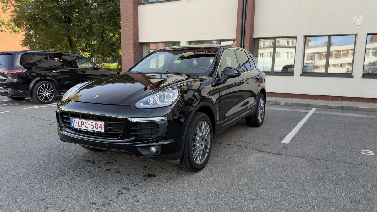 Porsche Cayenne - 1