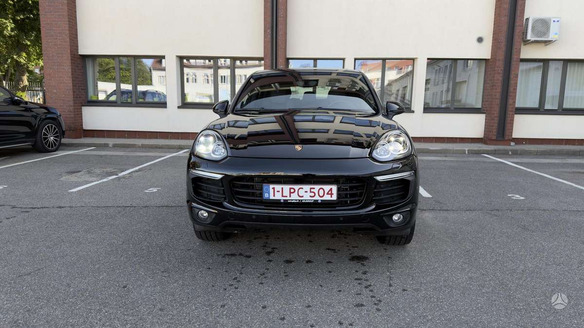 Porsche Cayenne - 2