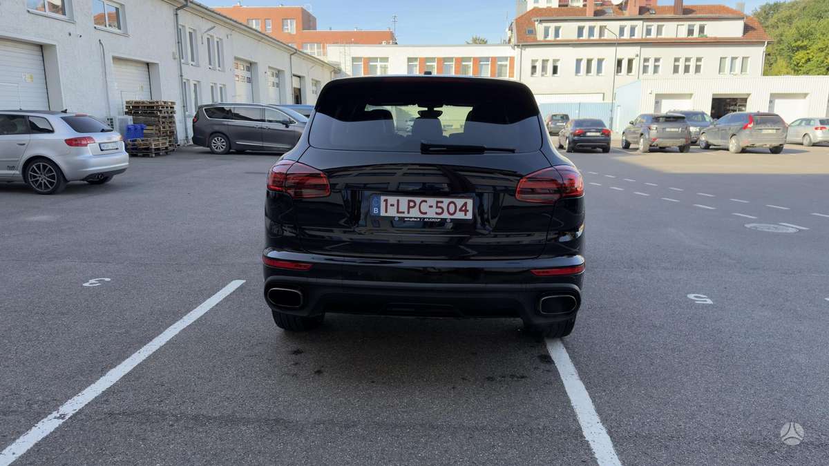 Porsche Cayenne - 6