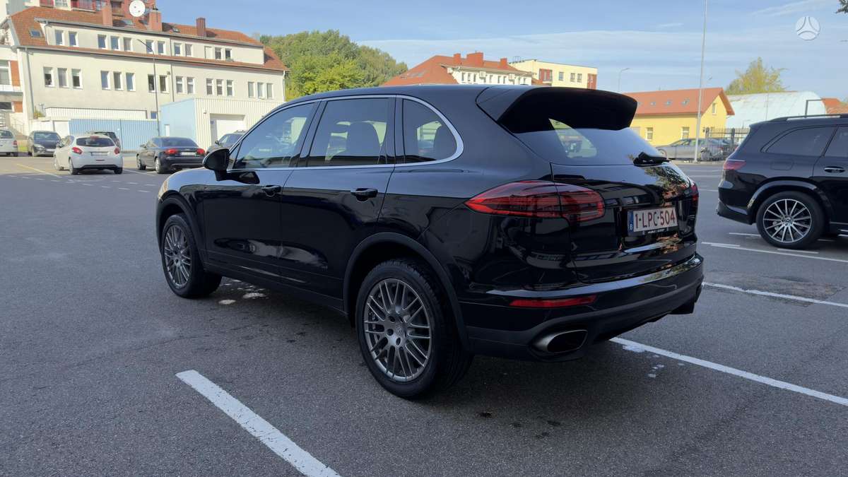 Porsche Cayenne - 7