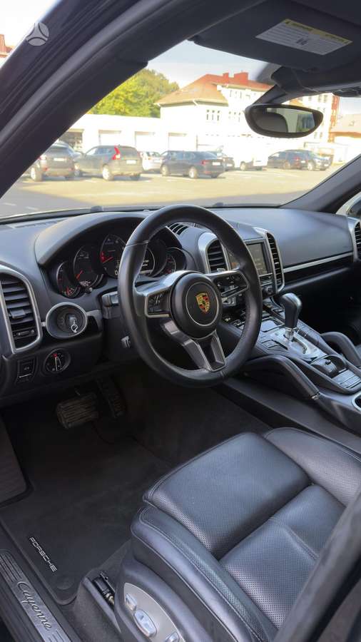 Porsche Cayenne - 9
